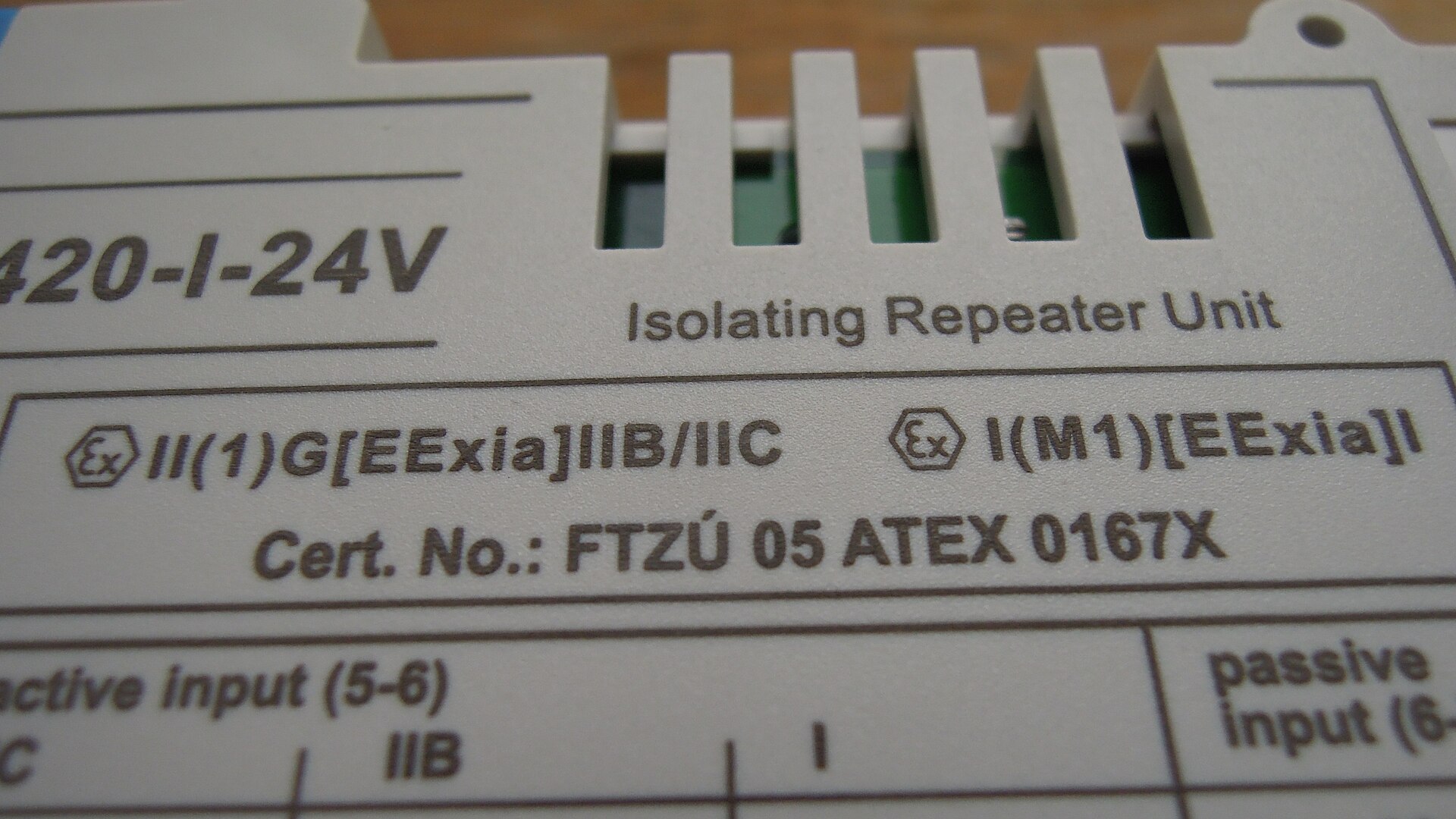 Tehlikeli alanda kullanıma uygun elektrikli ekipman üzerindeki Ex işaretleme etiketi